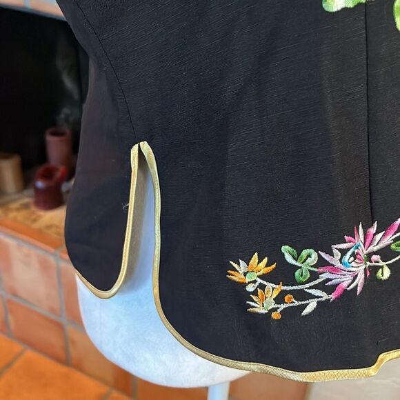 Vintage J-M-Cochet Black Linen Floral Embroidered Kimono Style Top, size 8 - Picture 5 of 10